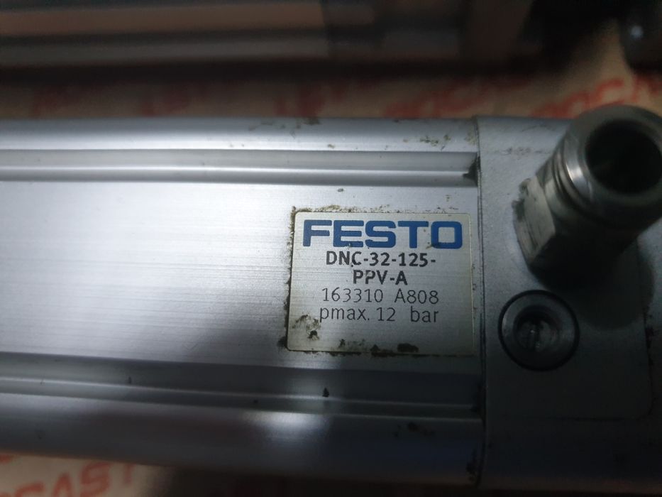 Piston pneumatic Festo