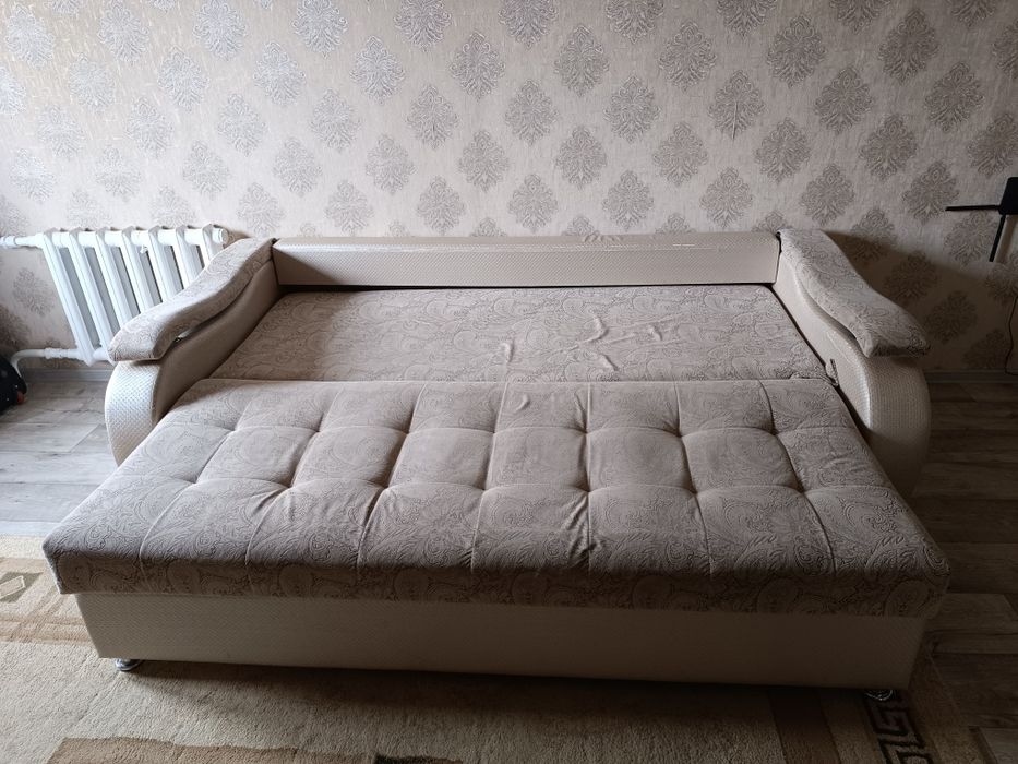 Диван раскладной  б/у