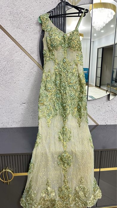 Продам вечернее красивое платье