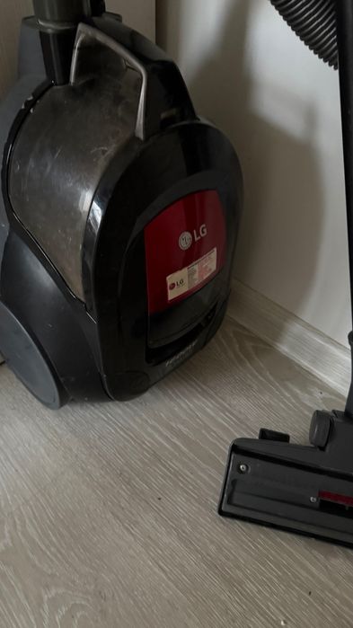 Пылесос LG ы хорошем состоянии