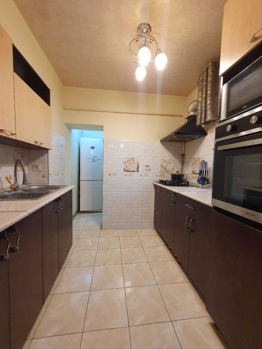 СДАЕТСЯ 3х комнатная квартира ЦЕНТР ПАРК БОБУРА с Детской Евроремонт