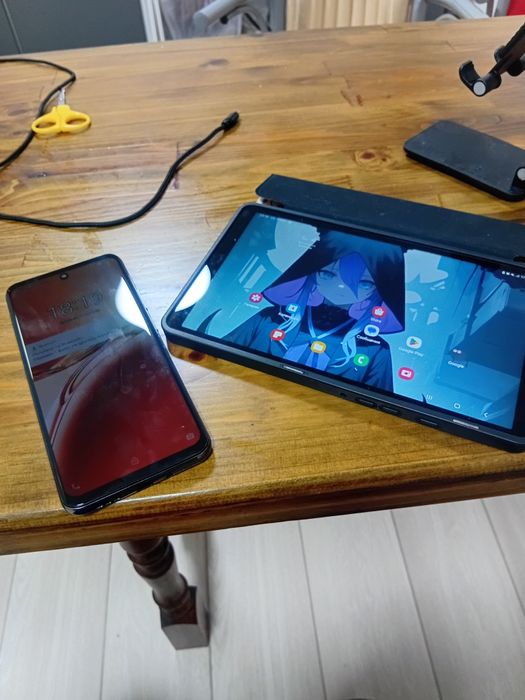 Продам планшет и телефон