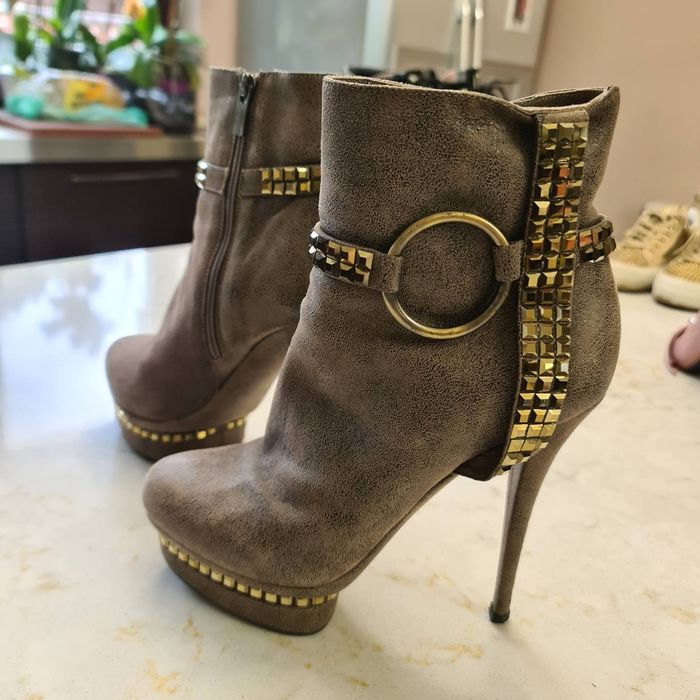 Дамски маркови обувки