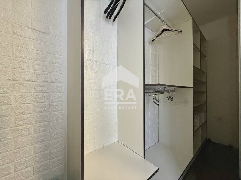 Дава се под наем Четиристаен апартамент в София, Борово - 180 кв.м за 1700 € - Снимка #10