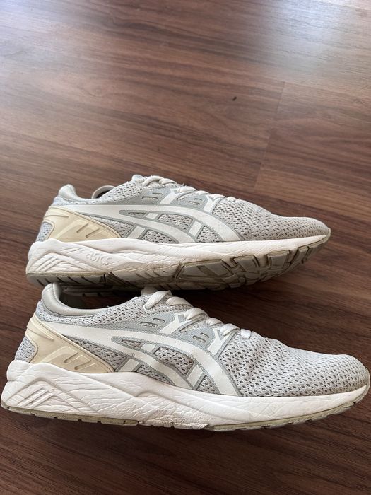 Маратонки Asics бели