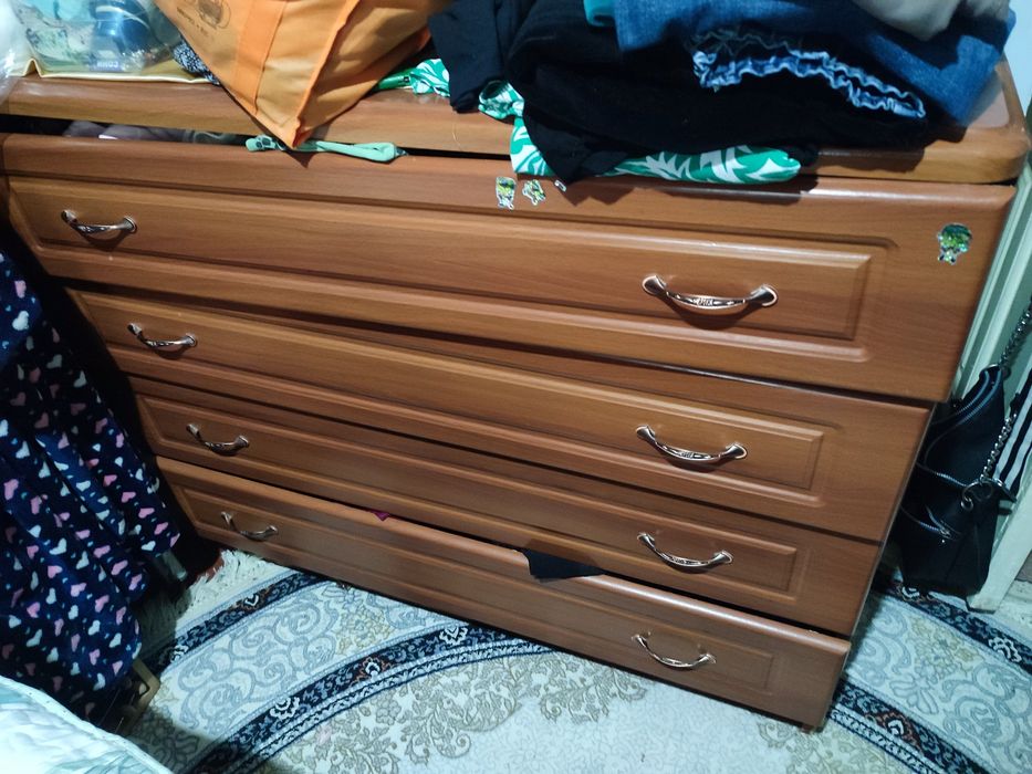 Продается комод и ковер