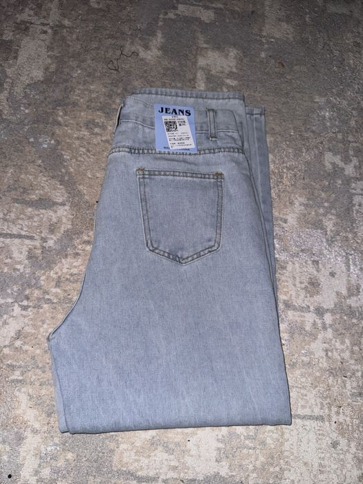 Джинсы женскиеее