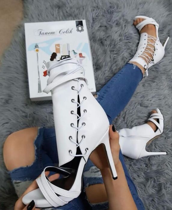 Летни боти на ток - бяла кожа