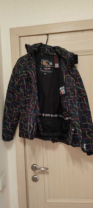 Куртка 44-42 с капюшоном