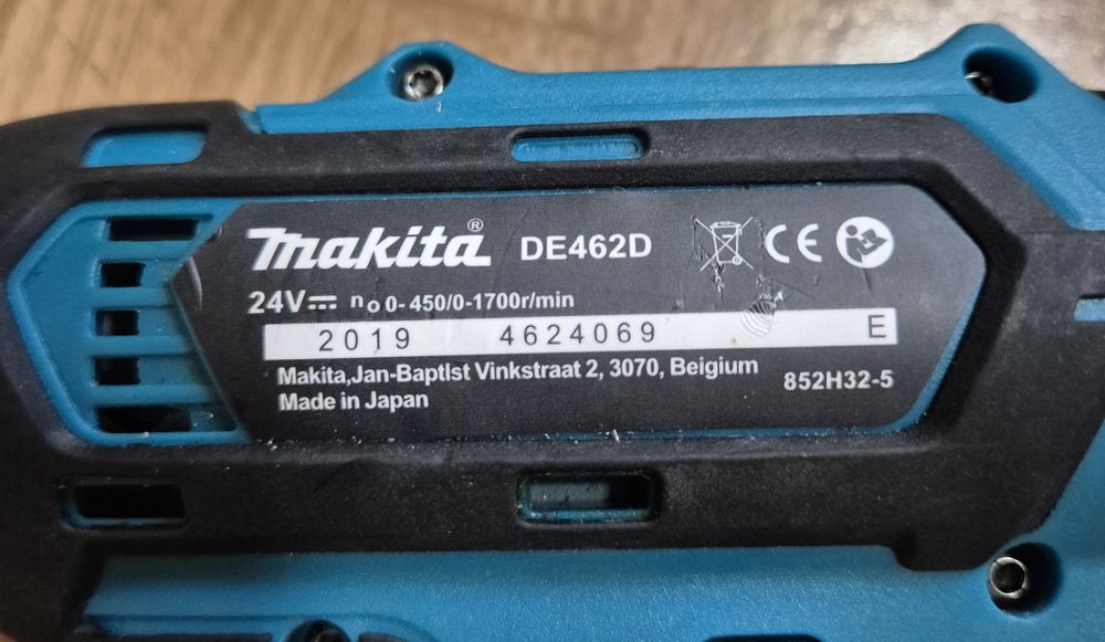 Vand bormașină Makita cu acumulatori ofertă 99lei