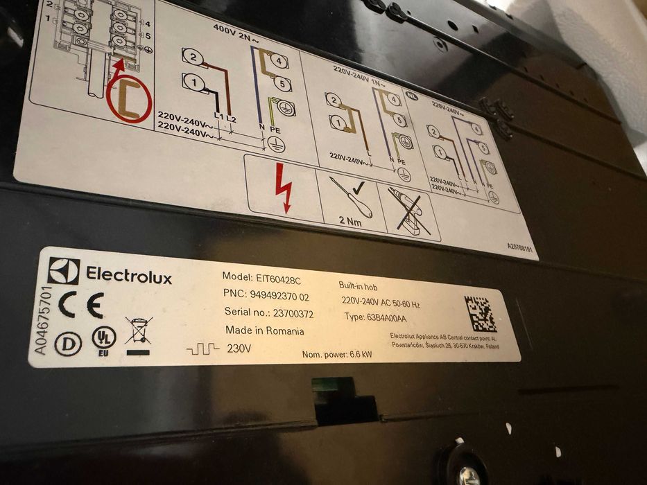 Plita inductie Electrolux EIT60428C, functionala, sticla sparta
