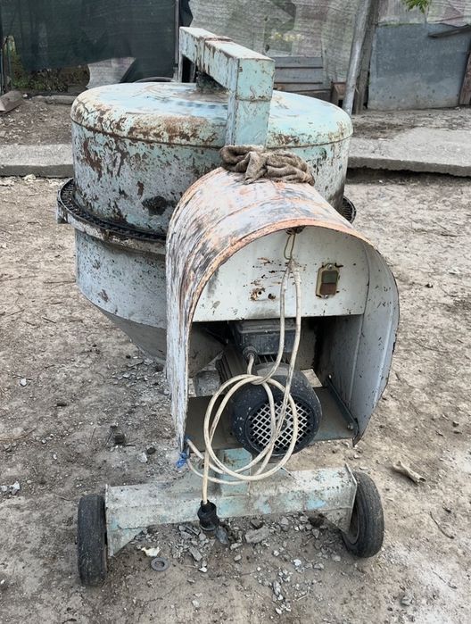 Vand betonera 350litri