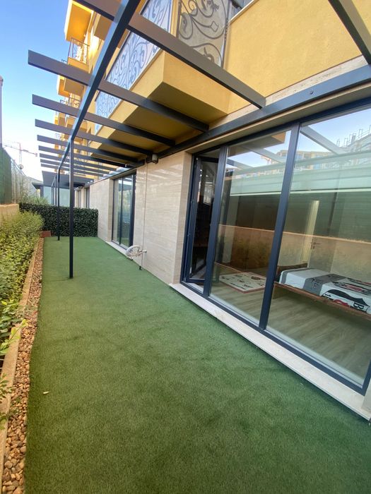 Дава се под наем Тристаен апартамент в к.к. Св.Св. Константин и Елена - 100 кв.м за 900 € - Снимка #4