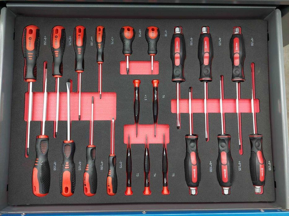 Количка за инструменти оборудвана с 258 броя инструменти