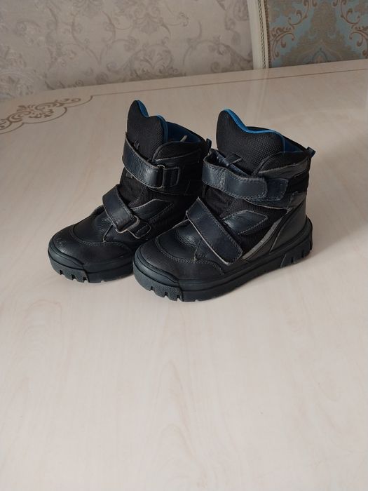 Продам зимние детские ботинки