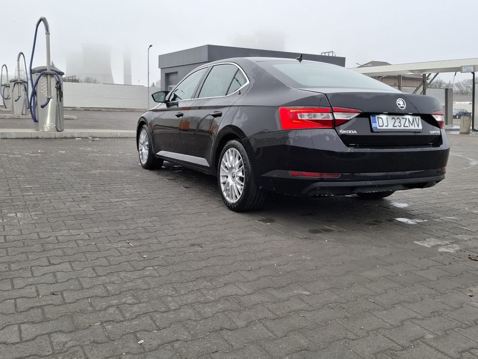 Skoda Superb 2.0 diesel. 150 cp