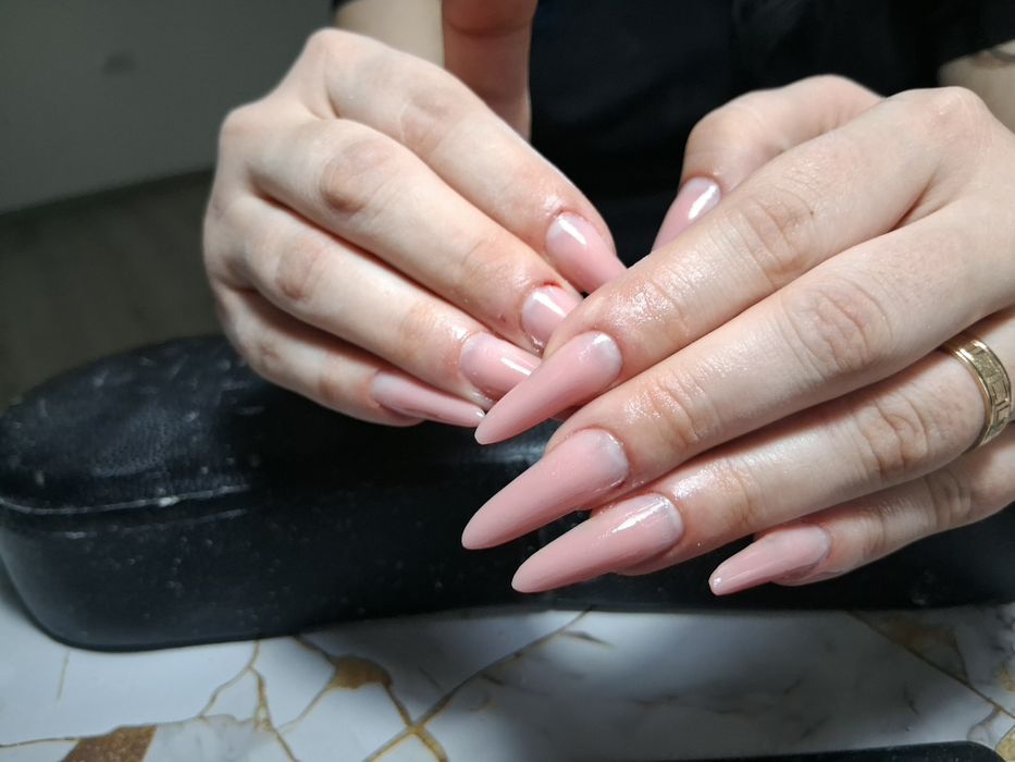 140 Aplicare unghii cu gel Ploiești zona Cantacuzino