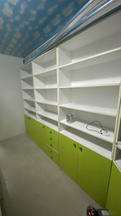 Продам стеллажи и полки