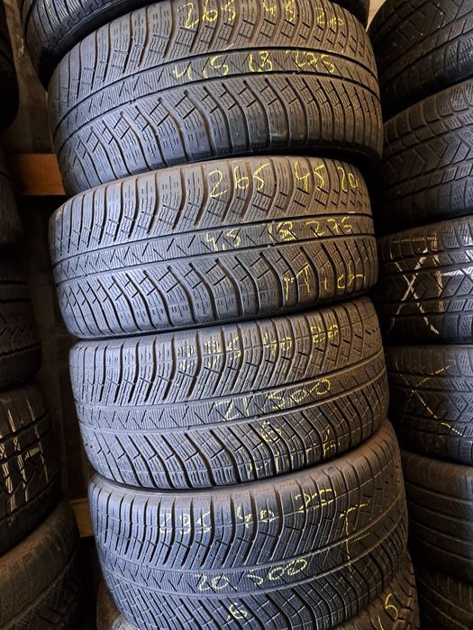 Set anvelope 295/40 R20 cu 265/45 R20 Michelin Porche