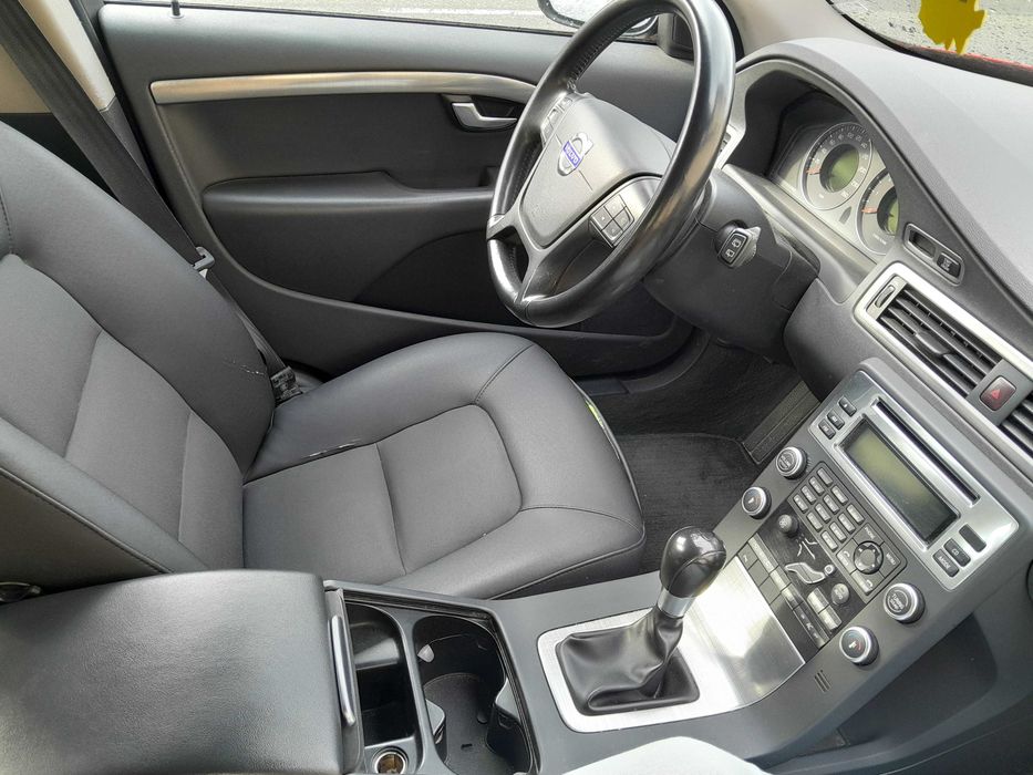 Volvo V70 2.0F din 2010 cu 145 CP