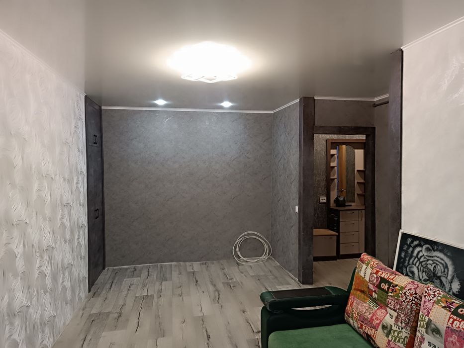 Продам 1.5 на Семенова