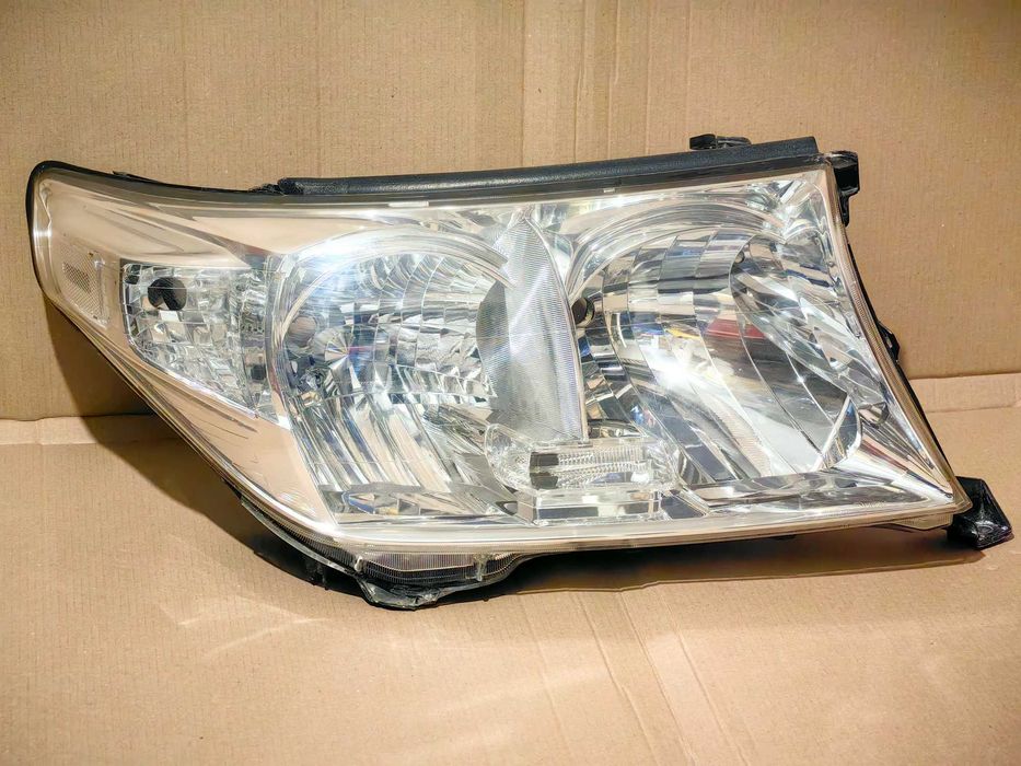 Оригинален фар Toyota Land Cruiser 200 / Тойота Ленд Крузер 200