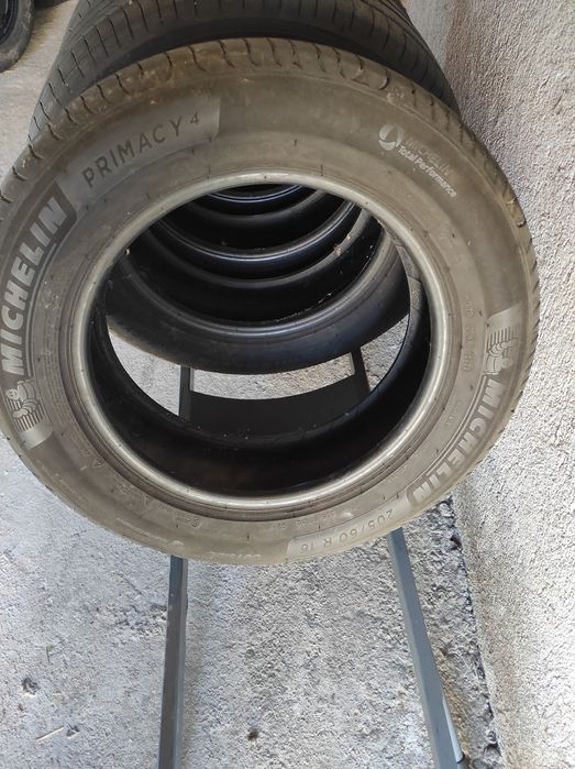 205/60/16 Michelin