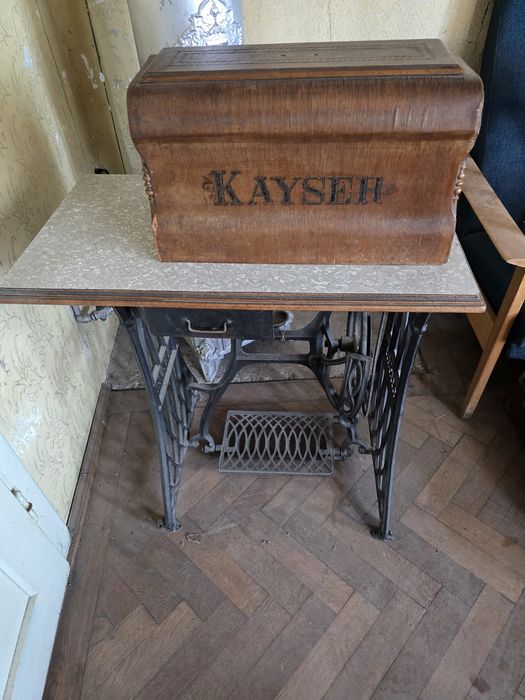 Mașina de cusut vintage  KAYSER