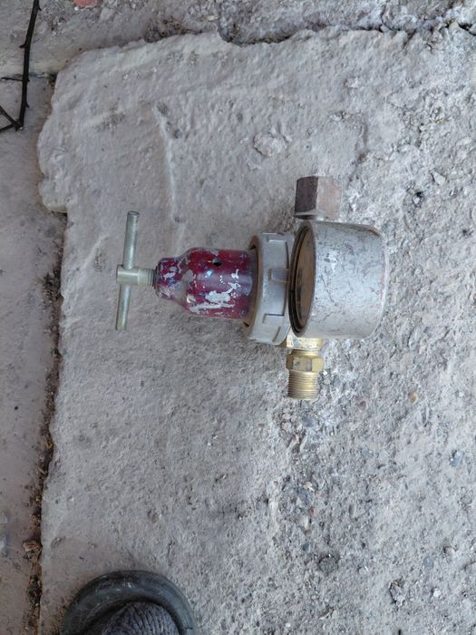 Газовый редуктор с манометром б/у