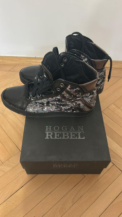 Tenesi Hogan Rebel