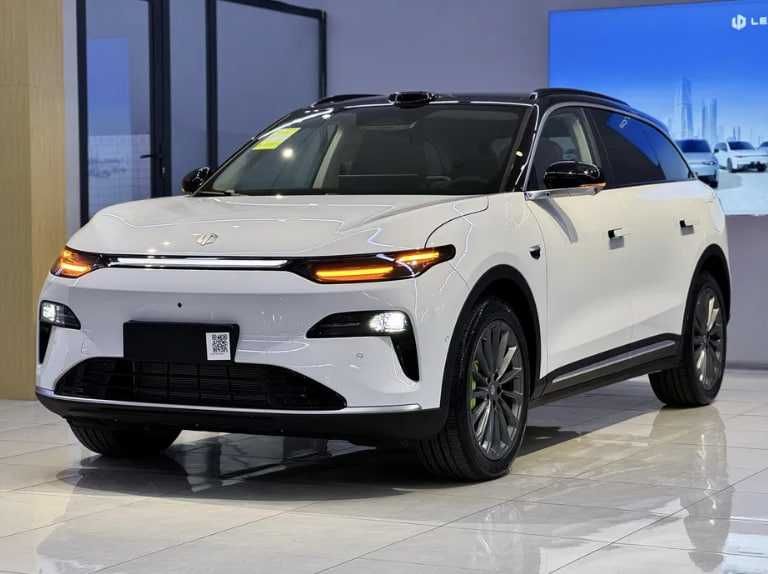 Leapmotor C11 Rasmiy dillerdan chegirma bilan