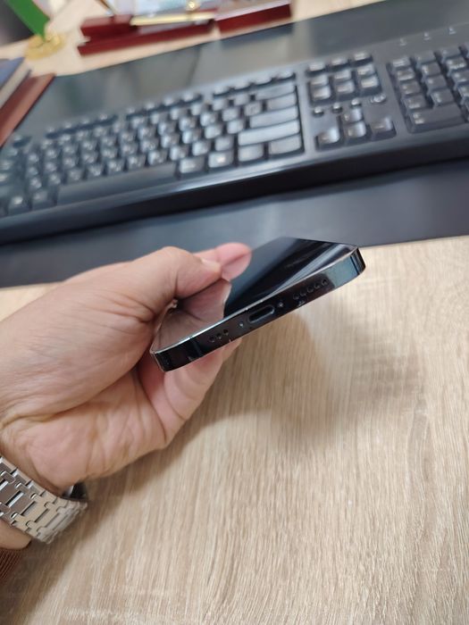 Iphone 12 pro 128 gb batareya 100 % Kuchaytirilgan qo'ydim yaqinda