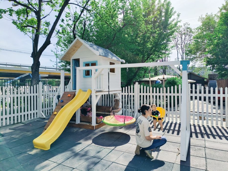 Loc de joaca. Casute copii STOC 2026 tobogan leagan escalada