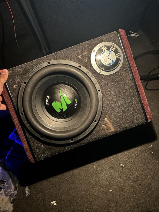 Продам сабуфер с усикам