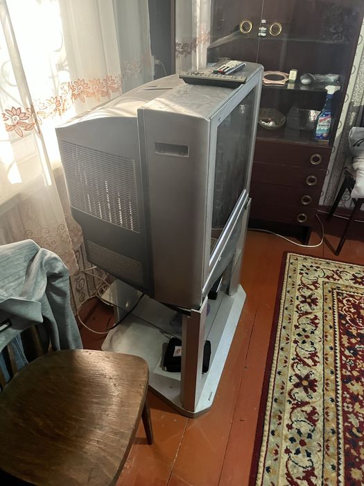 Продам телевизор