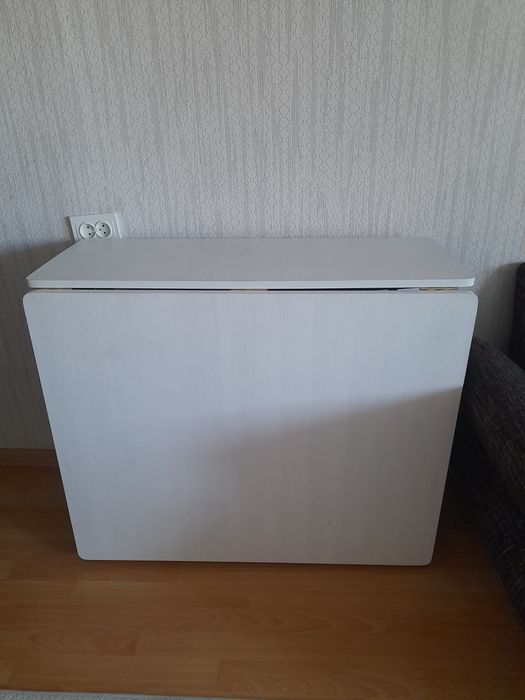 Продам стол книжка