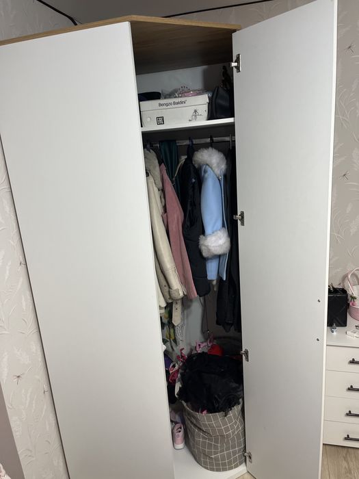 Продам угловой шкаф