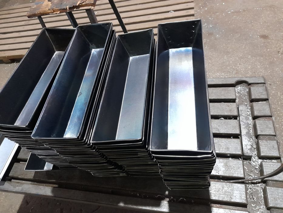 Tavi  de copt pentru brutării / patiseri.i