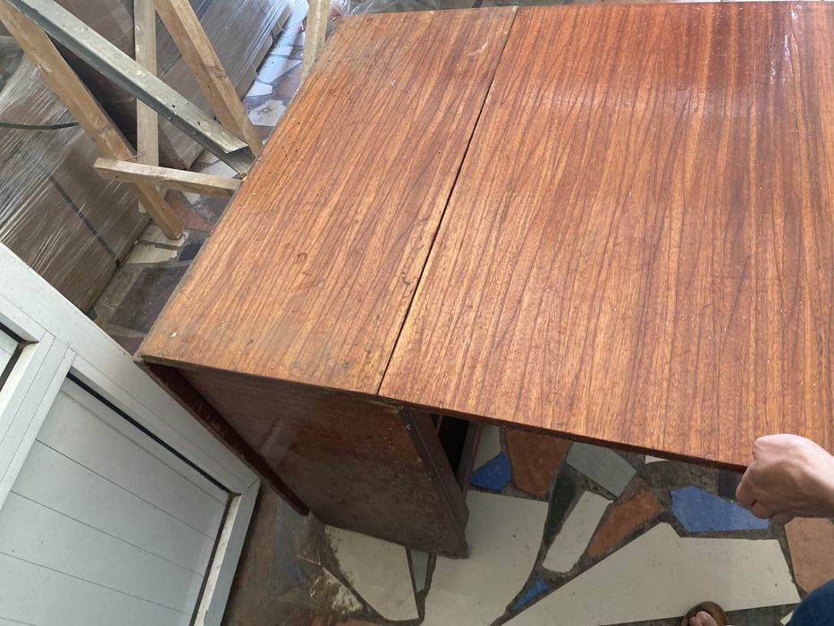 Продам стол раздвижной, обычный стол