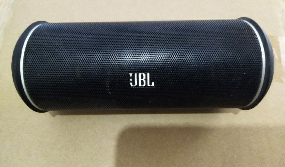 Boxă portabilă JBL Flip 2 (Defectă/Funcționează doar la priză)