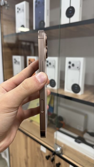 iPhone 16 Pro Max