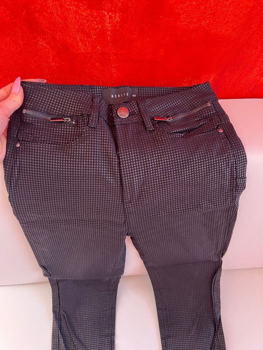 Дамски панталон от Мохито- размер ХС, 10лв