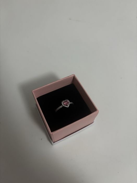 inel pink sparkly heart