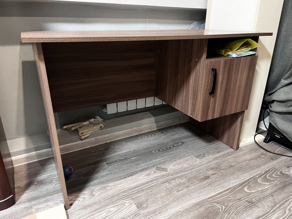 Продам рабочий стол в идеальном состоянии