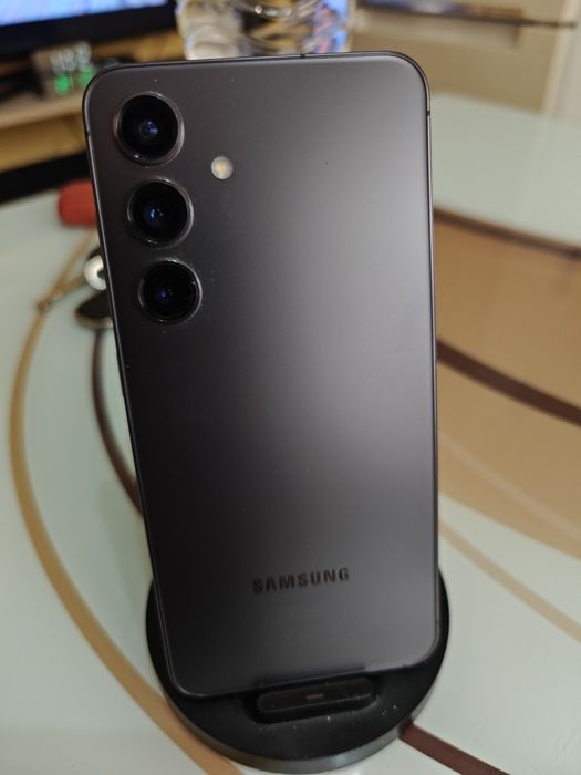 Самсунг Галакси S24, 370 евро.