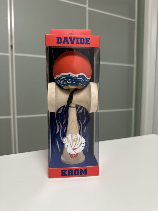 Kendama Krom Davide – nouă, sigilată, originală (cadou perfect)