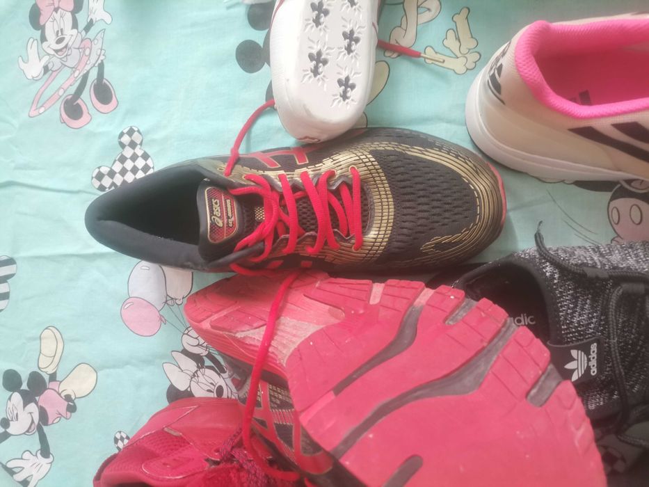 Като нови Лот оригинални маратонки.