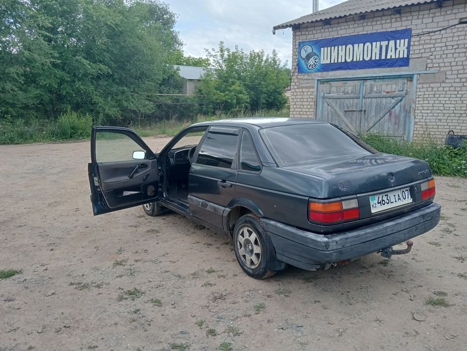 Продам Пассат б3 седан 1.8 моновпрыск