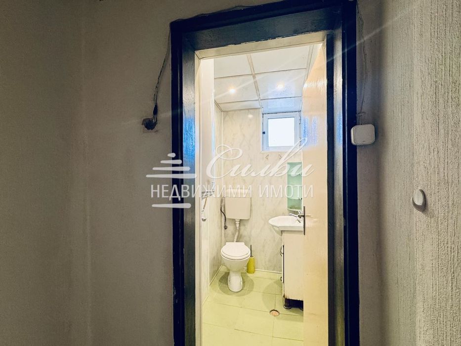 Продава се Едностаен апартамент в Шумен, Център - 40 кв.м за 1975 €/кв.м - Снимка #6