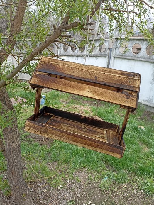 Кормушка для птиц